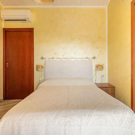 Semesterbostad Luxury Simius *